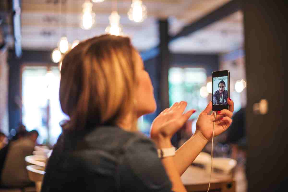 Comment pimenter une relation amoureuse à distance​ ?