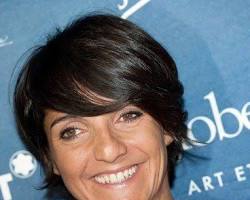 coupe courte lisse Florence Foresti
