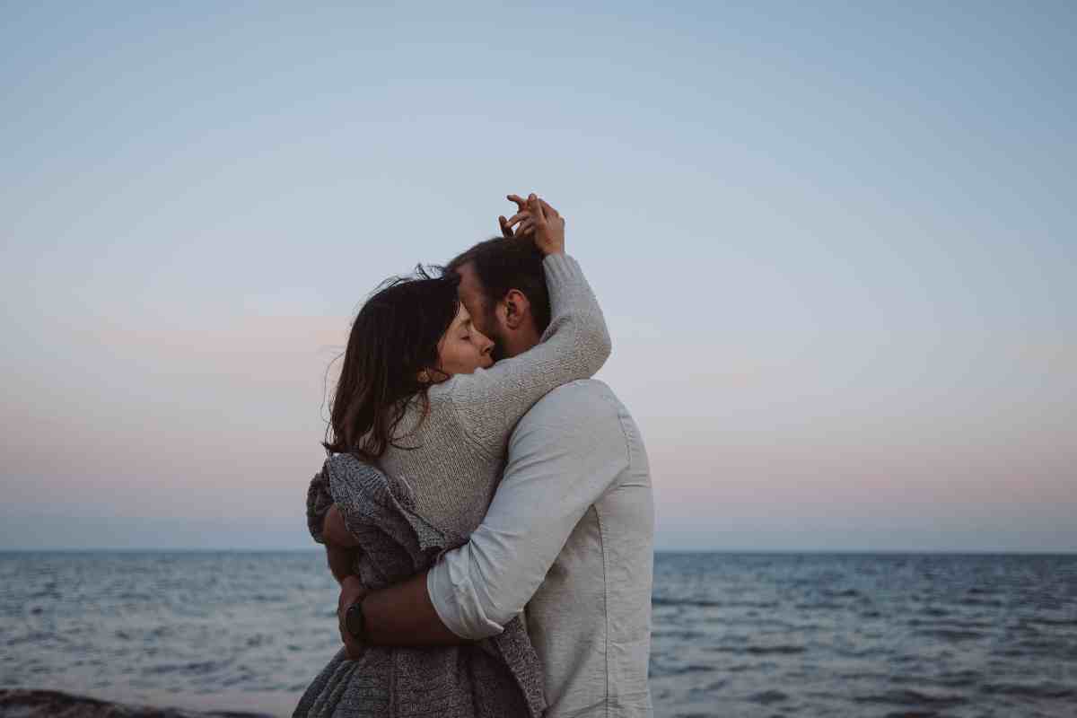 Jeux d&rsquo;amour à la plage : 7 activités romantiques et sensuelles