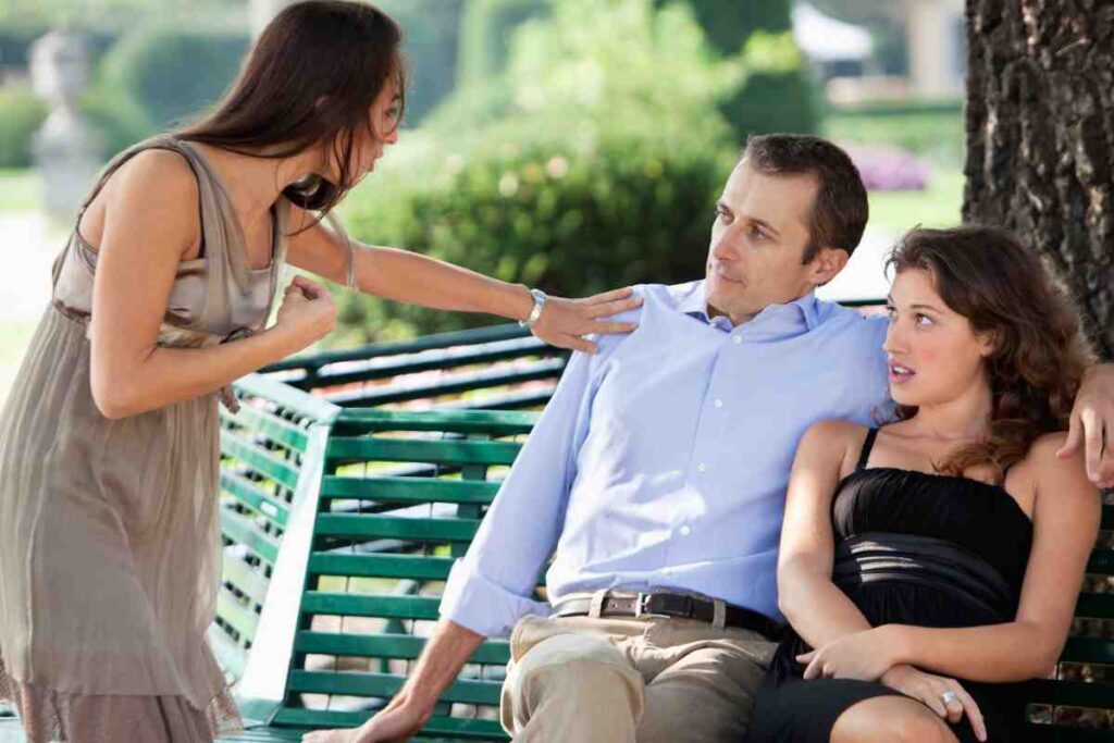 les crises personnelles conduisent un homme à prendre une maîtresse