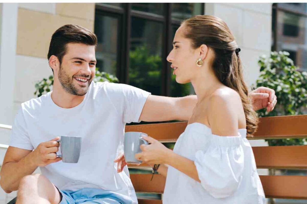 signes de communication qui montrent qu'un homme ne veut pas vous perdre