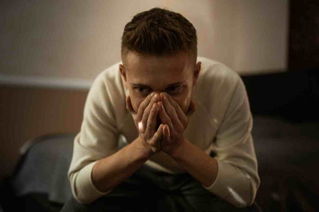 un homme qui fuit la femme qui lui plaît finit par revenir