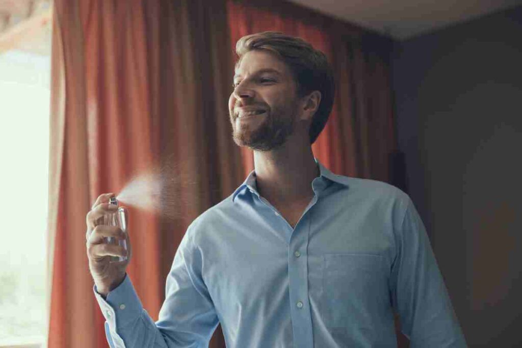 Signe que votre mari est amoureux de sa maîtresse : il passe beaucoup de temps à se préparer