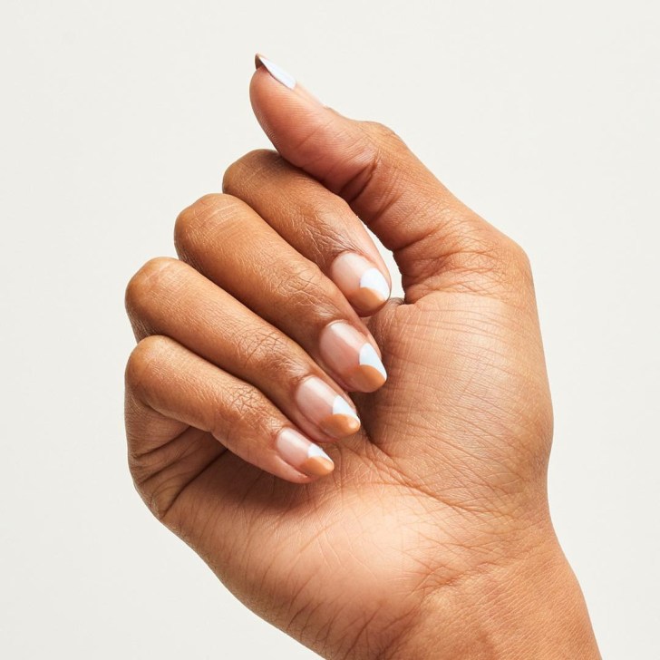 Ongles mariage caramel et crème effet plongé minimaliste
