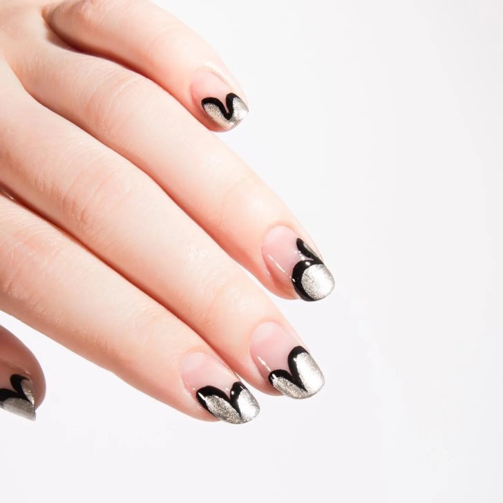 Ongles mariage Art déco argentés pour cérémonie vintage
