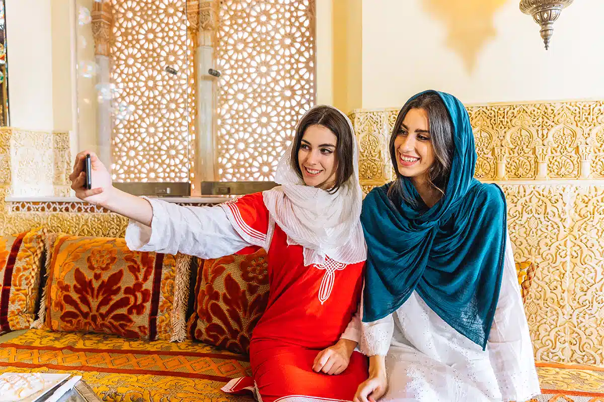 Comment s&rsquo;habiller au Maroc pour une femme ?