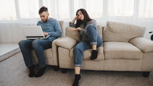 Pourquoi le manque d’attention fait il autant souffrir